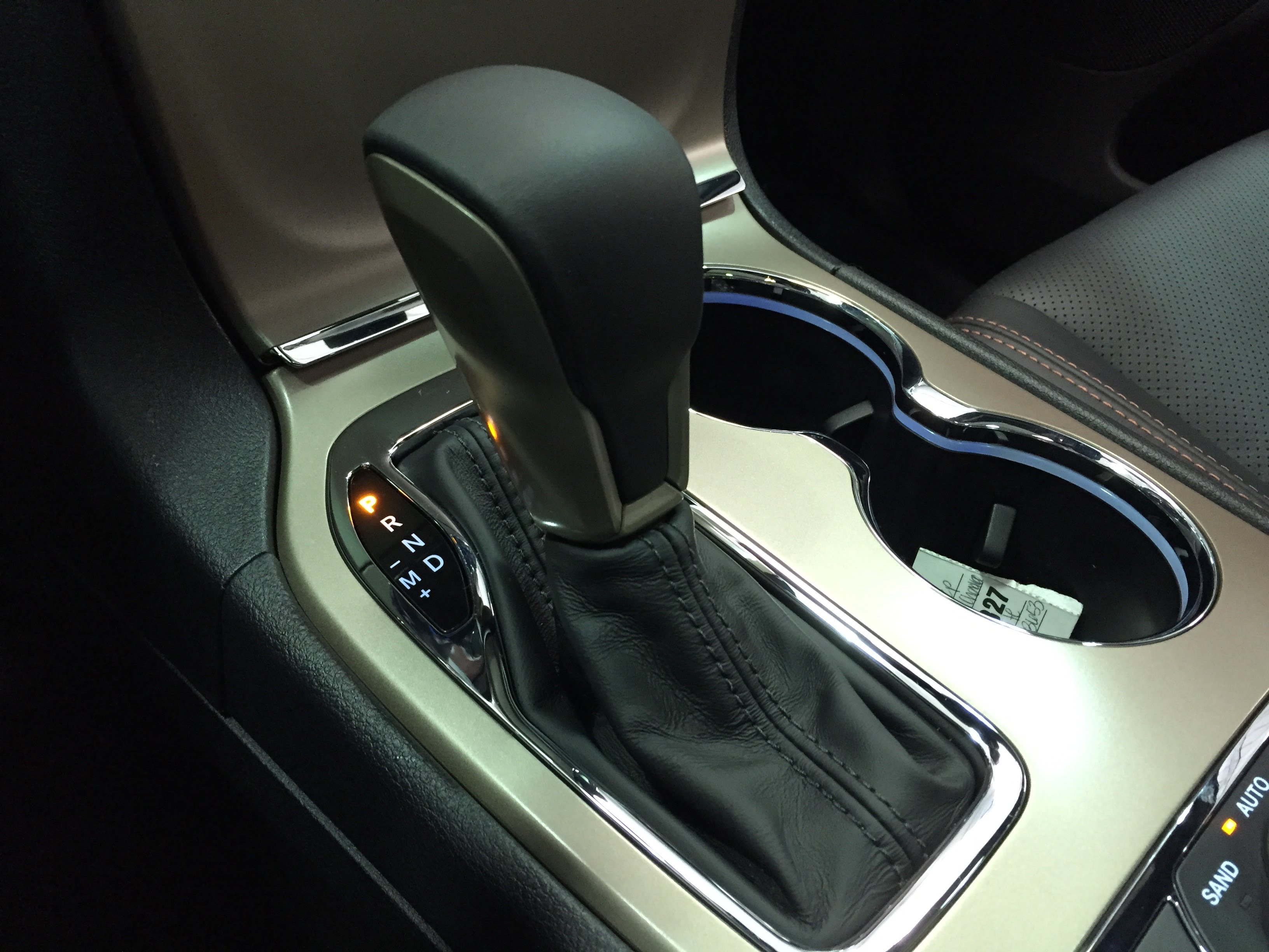 Revised Gear Lever Overview on the 2016 Jeep Grand Cherokee